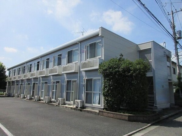 レオパレスYOSHIOKAの物件外観写真